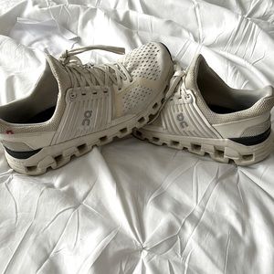 All white OnCloud Cloudswift women’s